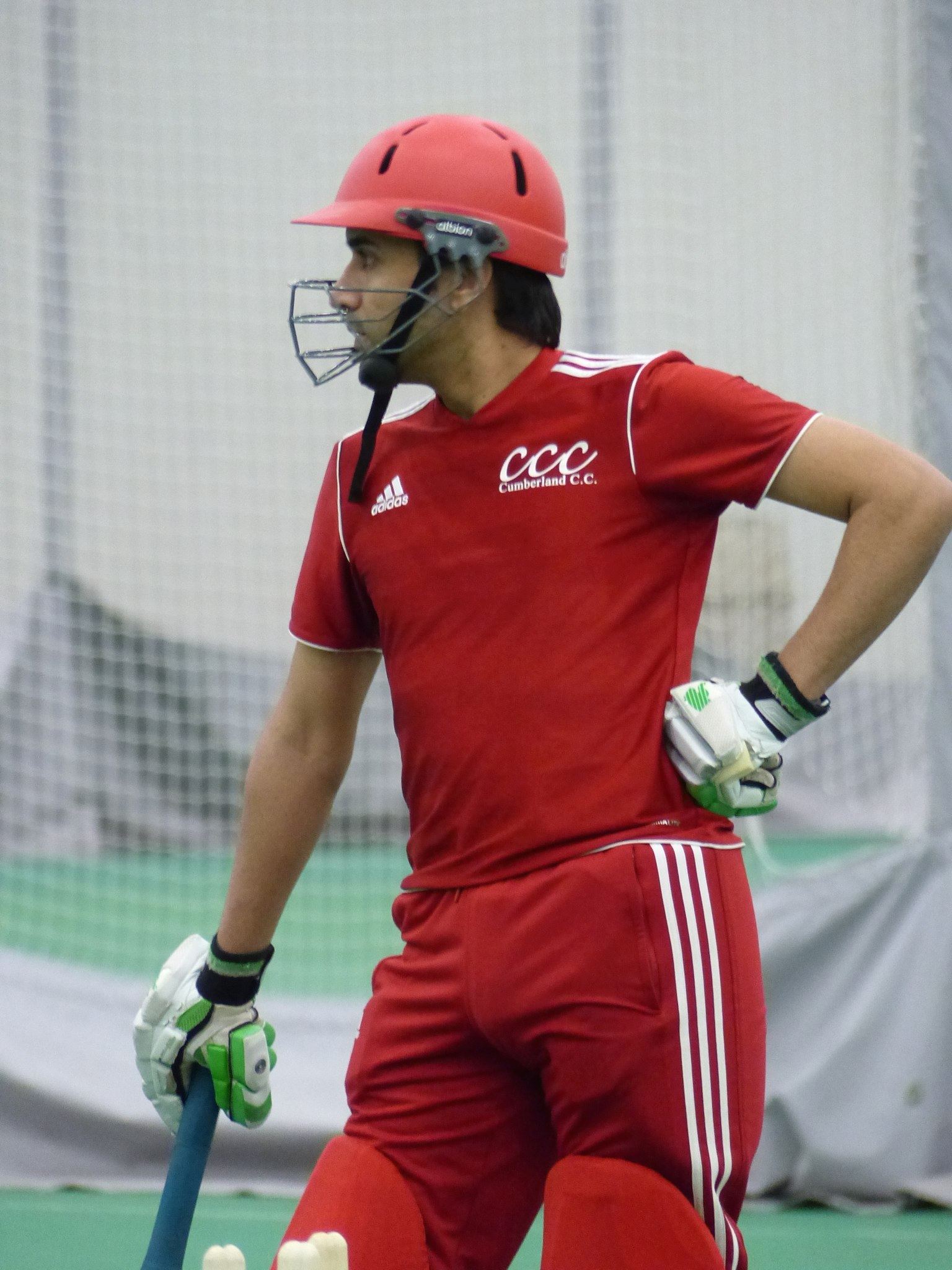 Mazhar Choudhry playing Cricket